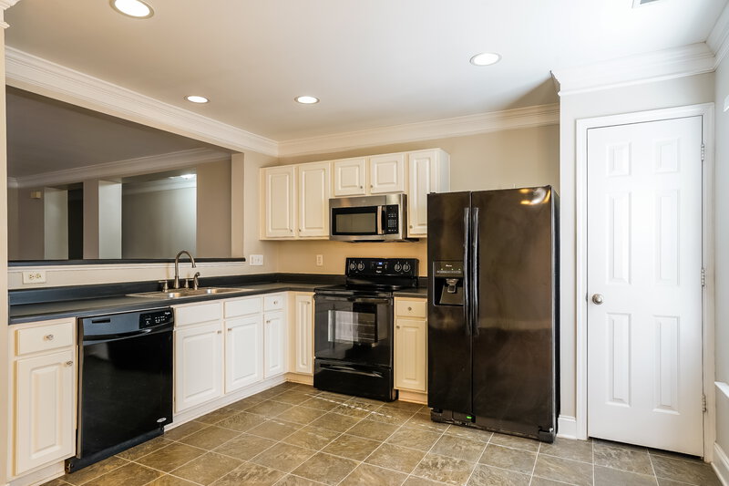 1,625/Mo, 447 Averasboro Dr Clayton, NC 27520 Kitchen View