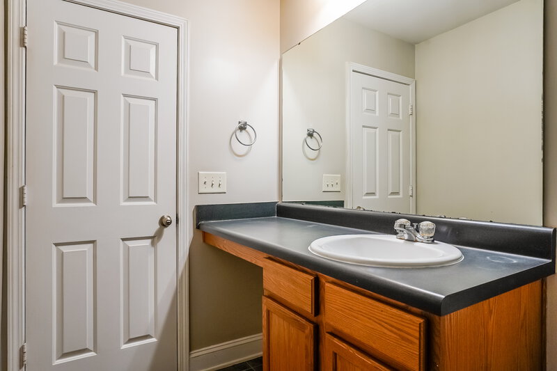 1,625/Mo, 447 Averasboro Dr Clayton, NC 27520 Bathroom View