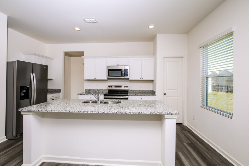 1,880/Mo, 756 Shepards Rock Dr Zebulon, NC 27597 Kitchen View