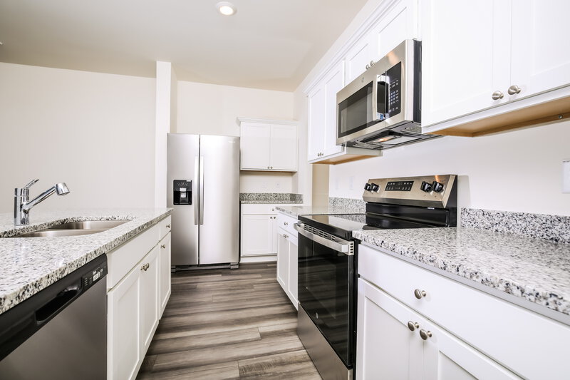 1,880/Mo, 756 Shepards Rock Dr Zebulon, NC 27597 Kitchen View 2