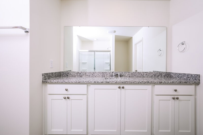 1,880/Mo, 756 Shepards Rock Dr Zebulon, NC 27597 Main Bathroom View