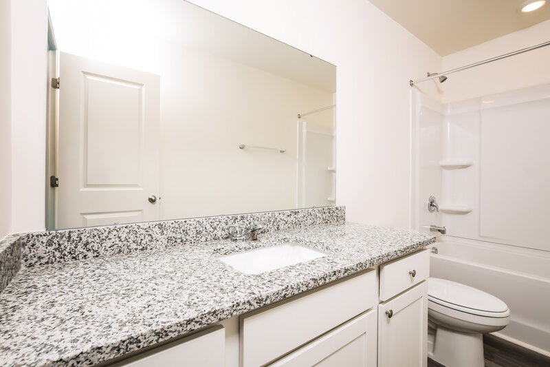 1,880/Mo, 756 Shepards Rock Dr Zebulon, NC 27597 Bathroom View