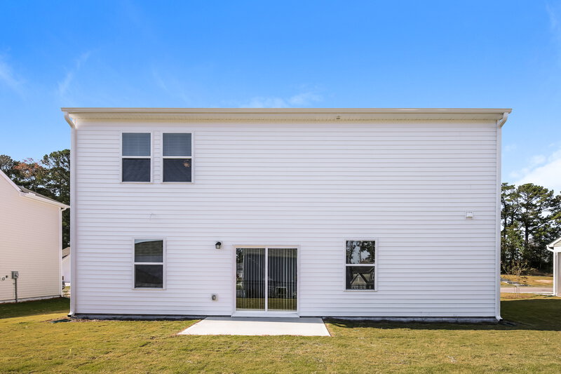 1,880/Mo, 756 Shepards Rock Dr Zebulon, NC 27597 Rear View