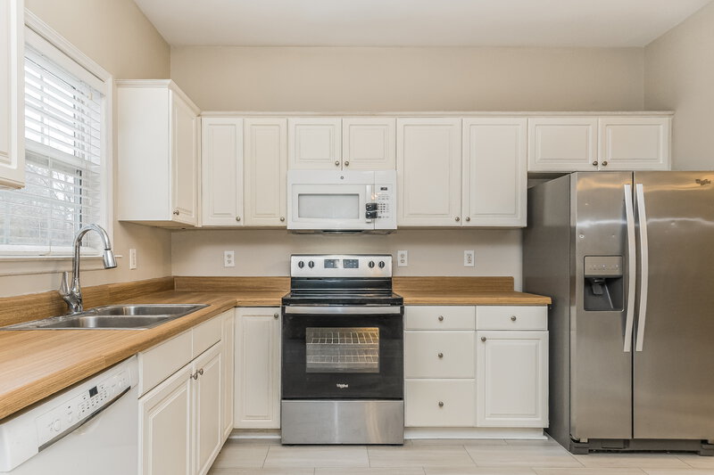 1,955/Mo, 320 Jewel Haven Way Knightdale, NC 27545 Kitchen View