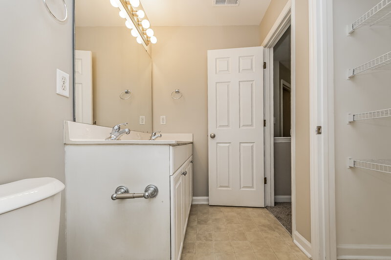 1,955/Mo, 320 Jewel Haven Way Knightdale, NC 27545 Main Bathroom View
