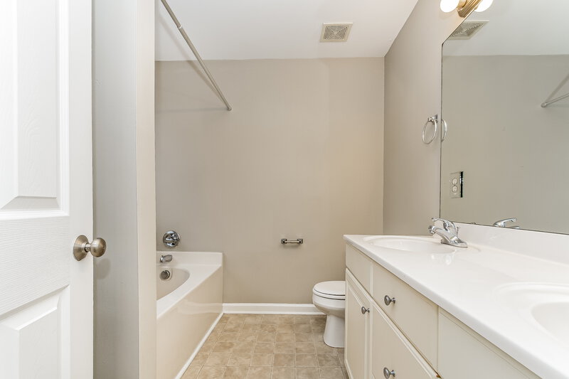 1,955/Mo, 320 Jewel Haven Way Knightdale, NC 27545 Main Bathroom View 2