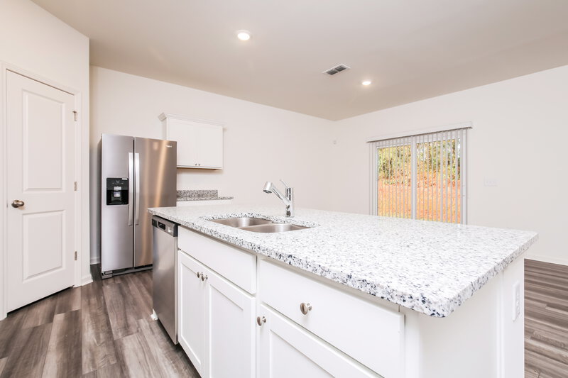 2,090/Mo, 769 Shepard Rock Dr Zebulon, NC 27597 Kitchen View 2