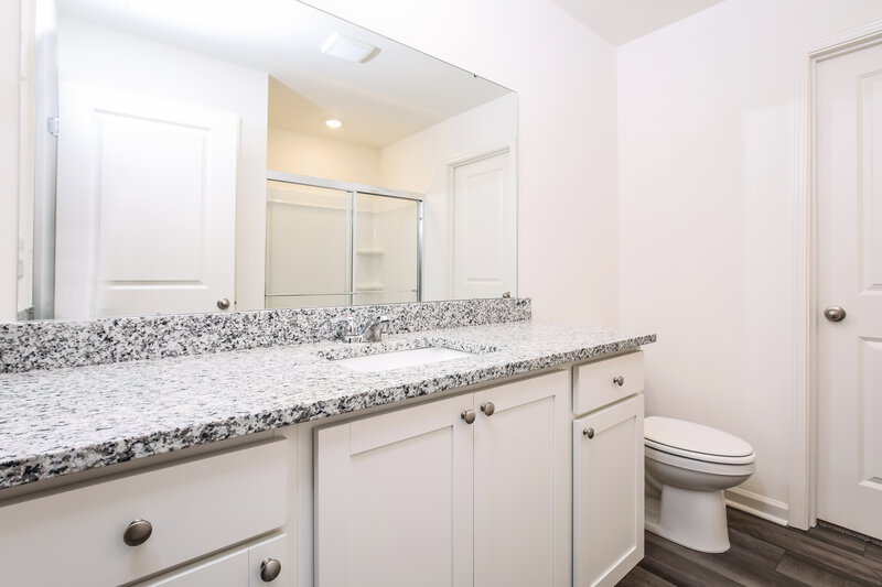 2,090/Mo, 769 Shepard Rock Dr Zebulon, NC 27597 Main Bathroom View