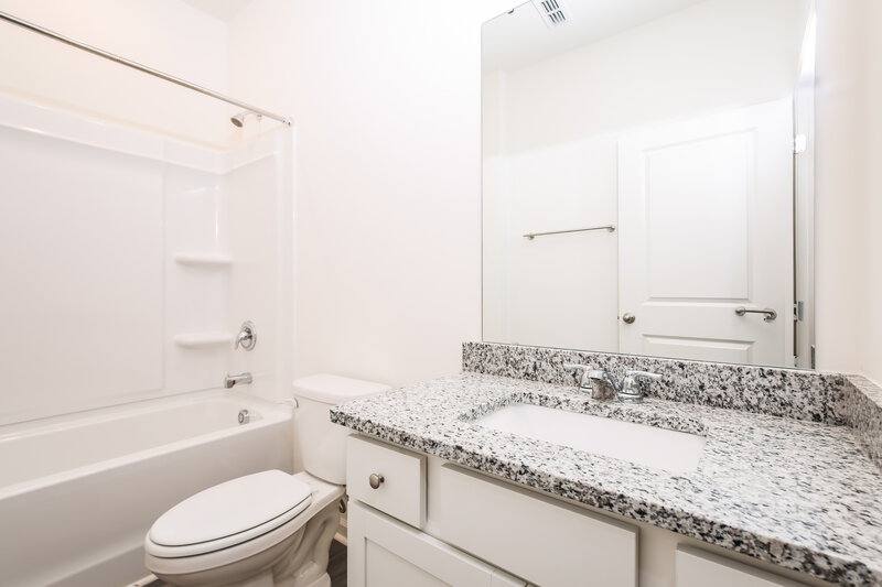 2,090/Mo, 769 Shepard Rock Dr Zebulon, NC 27597 Bathroom View 2