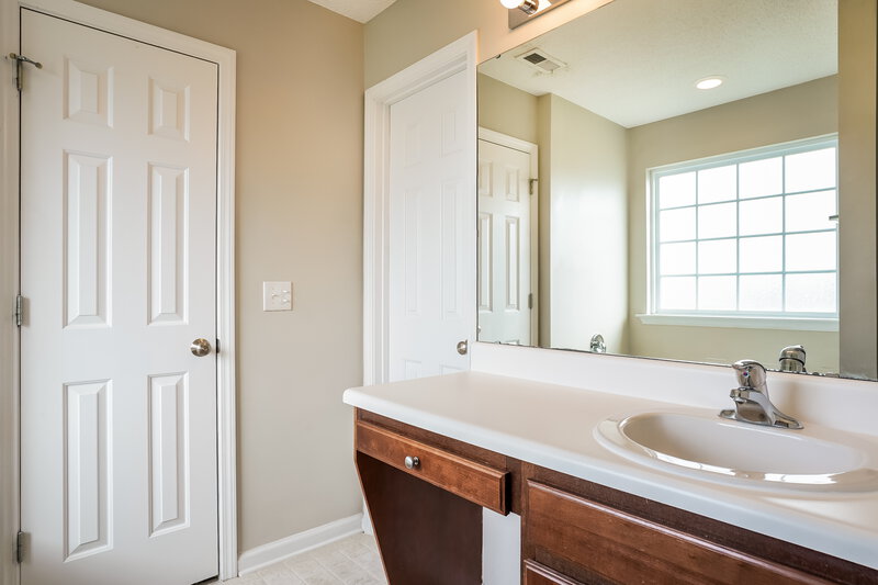 1,750/Mo, 5344 Carnelian Dr Raleigh, NC 27610 Main Bathroom View
