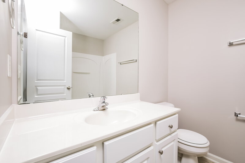 1,890/Mo, 3215 Whispernut Ln Zebulon, NC 27597 Bathroom View