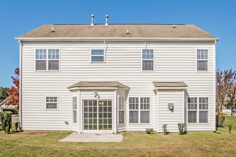 1,890/Mo, 3215 Whispernut Ln Zebulon, NC 27597 Rear View