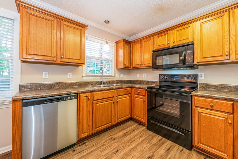 1,980/Mo, 1405 E Stonemason Dr Fuquay Varina, NC 27526 Kitchen View