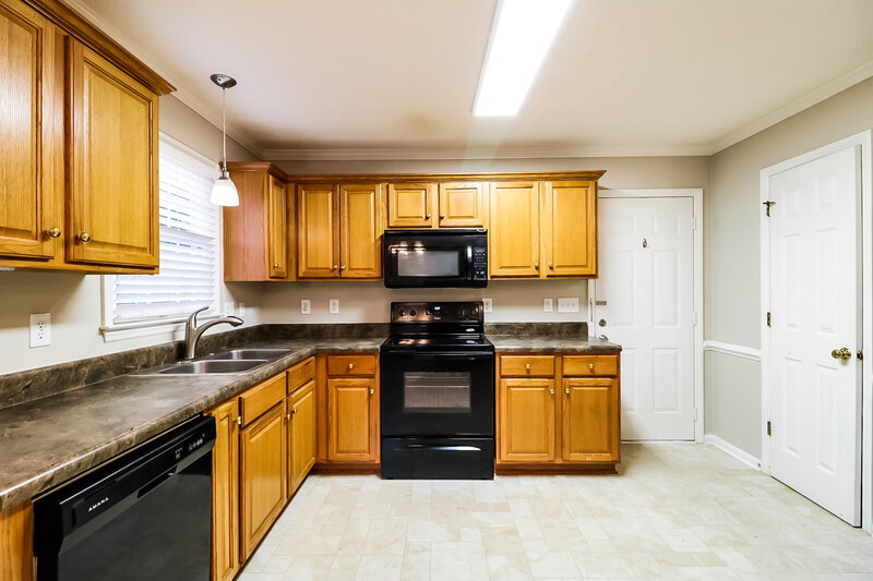 2,350/Mo, 1405 E Stonemason Dr Fuquay Varina, NC 27526 Kitchen View 2