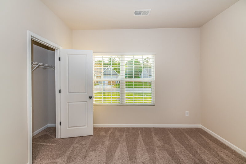 2,130/Mo, 90 Neuse Hollow Ct Clayton, NC 27527 Bedroom View