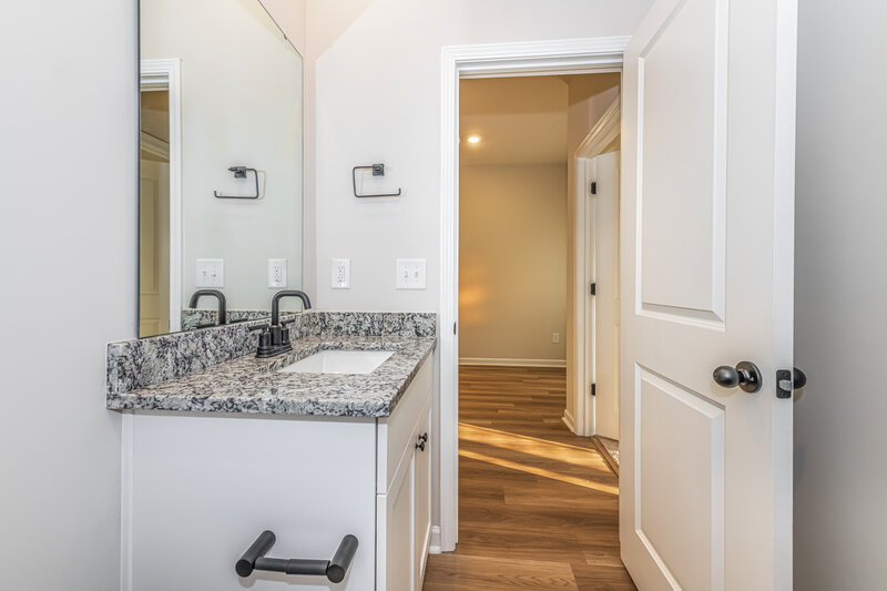 2,130/Mo, 90 Neuse Hollow Ct Clayton, NC 27527 Bathroom View 2