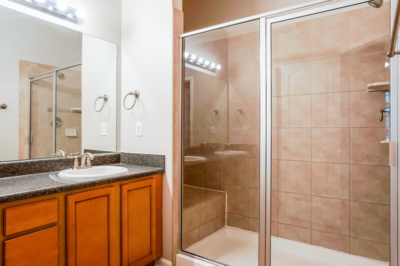 1,780/Mo, 35 Wensley Ct Clayton, NC 27527 Main Bathroom View