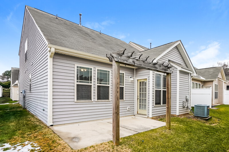 1,780/Mo, 35 Wensley Ct Clayton, NC 27527 Rear View