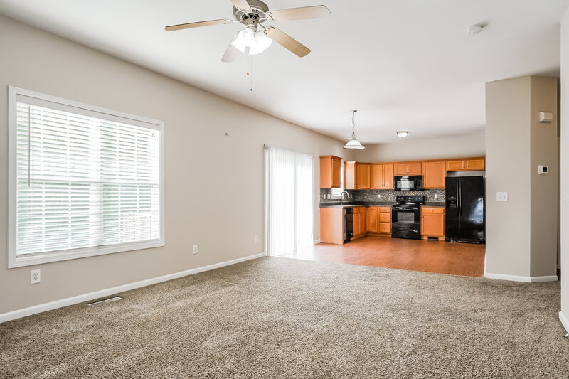 2,780/Mo, 1249 Braemar Highland Dr Zebulon, NC 27597 Living Room View