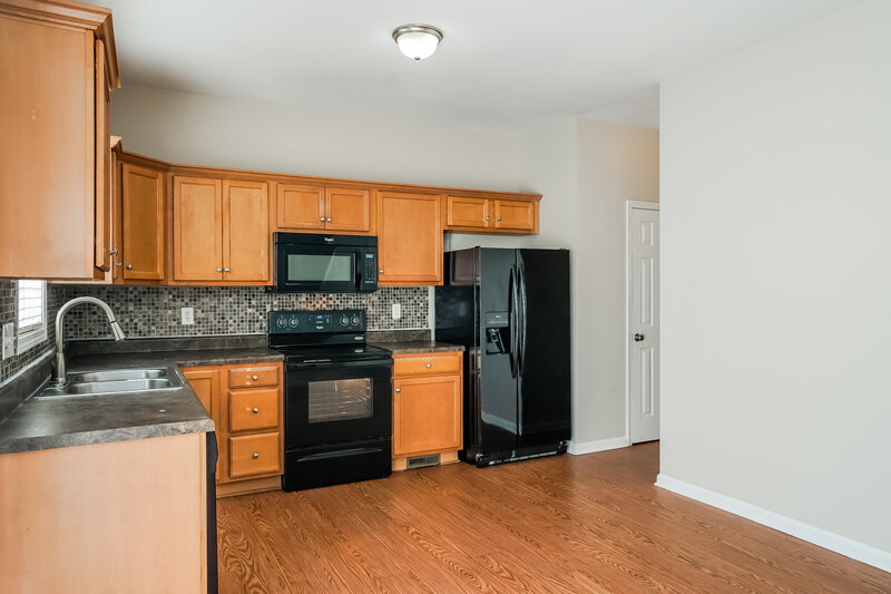 2,780/Mo, 1249 Braemar Highland Dr Zebulon, NC 27597 Kitchen View 2