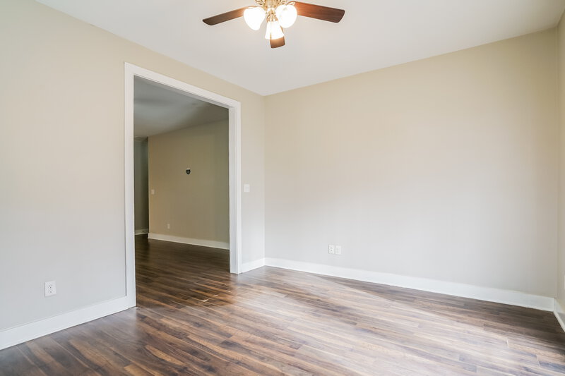 1,955/Mo, 19 Deer Lake Trl Wendell, NC 27597 Sitting Room View 2