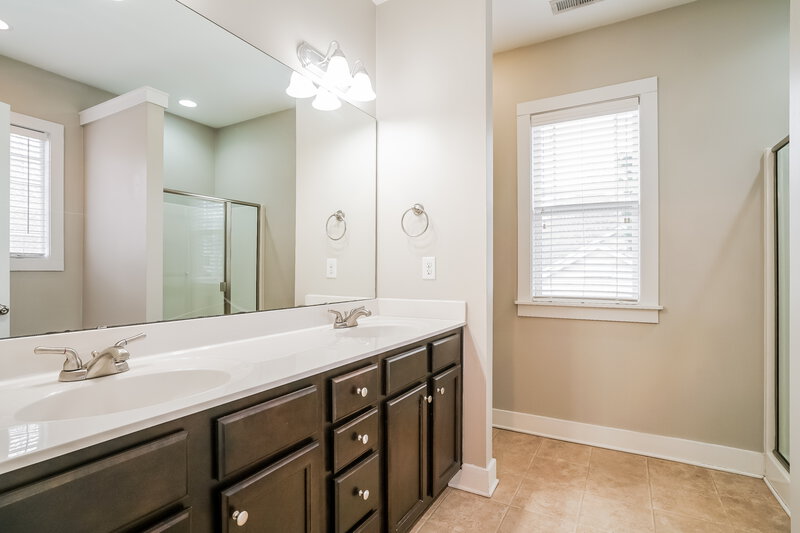 1,955/Mo, 19 Deer Lake Trl Wendell, NC 27597 Main Bathroom View