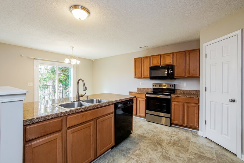 2,035/Mo, 43 Valleyfield Dr Clayton, NC 27527 Kitchen View