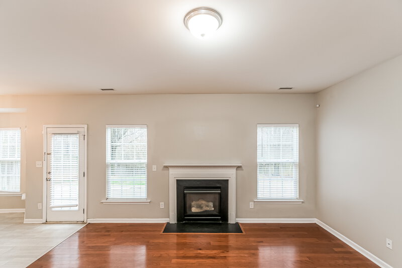 2,180/Mo, 1547 Cairo Way Fuquay Varina, NC 27526 Living Room View