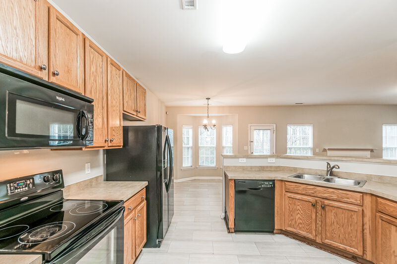 2,180/Mo, 1547 Cairo Way Fuquay Varina, NC 27526 Kitchen View