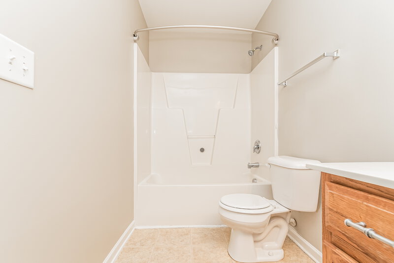 2,180/Mo, 1547 Cairo Way Fuquay Varina, NC 27526 Bathroom View