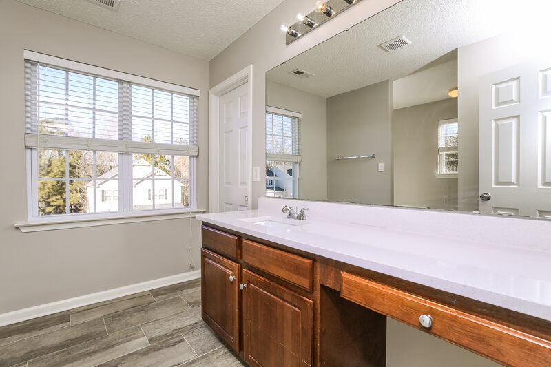2,095/Mo, 6920 Spanglers Spring Way Raleigh, NC 27610 Main Bathroom View