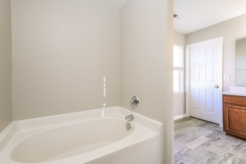 2,095/Mo, 6920 Spanglers Spring Way Raleigh, NC 27610 Main Bathroom View 2