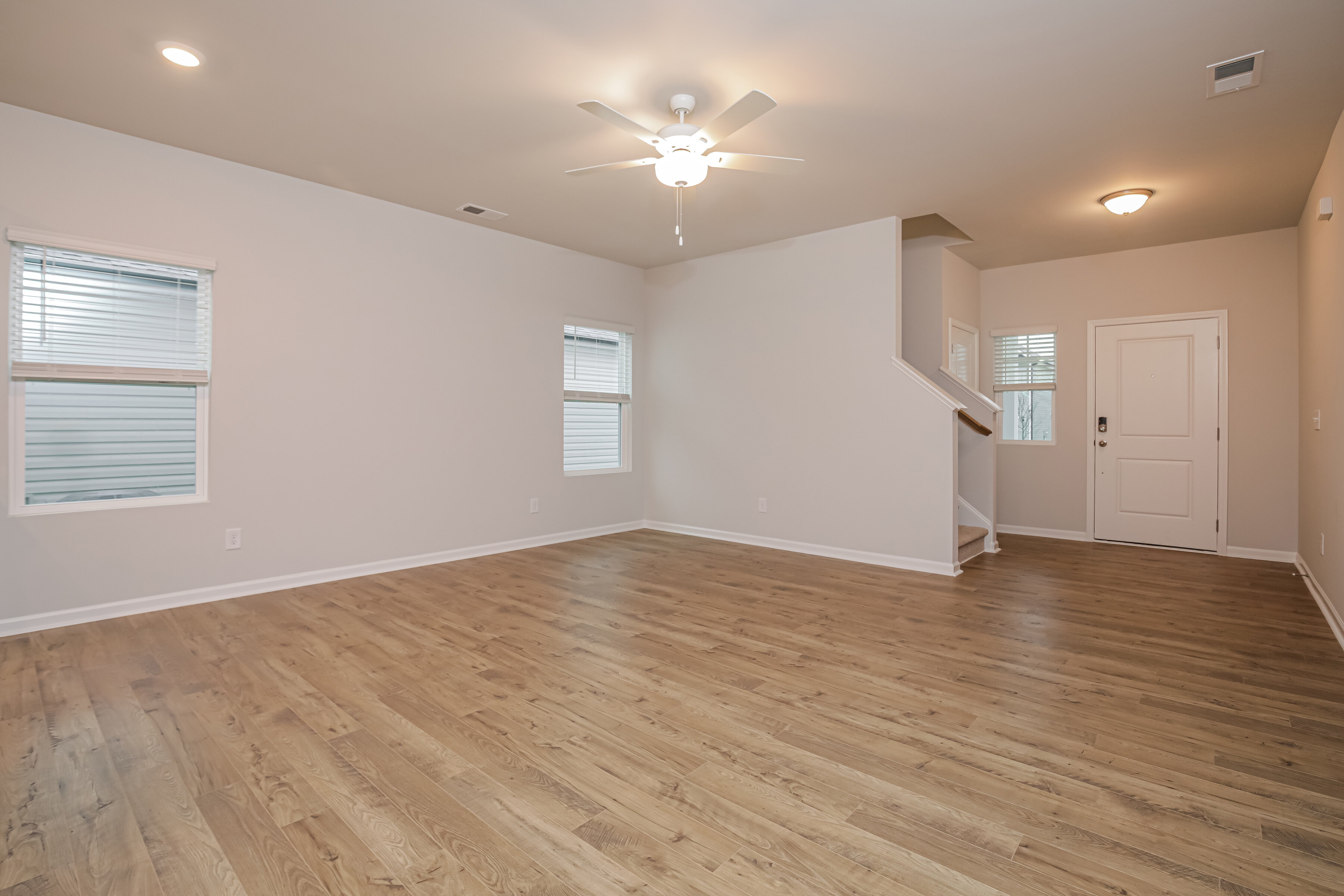 2,255/Mo, 409 Hallingsfield Way Zebulon, NC 27597 Living Room View