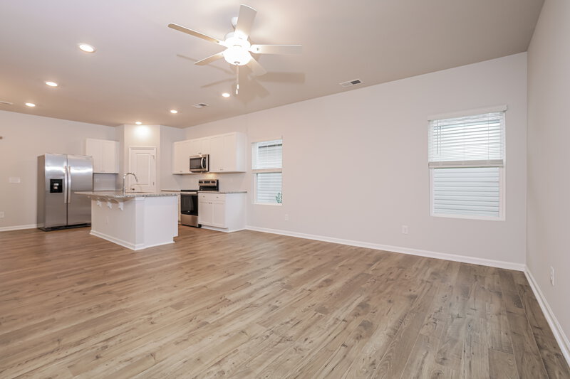 2,255/Mo, 409 Hallingsfield Way Zebulon, NC 27597 Living Room View 2