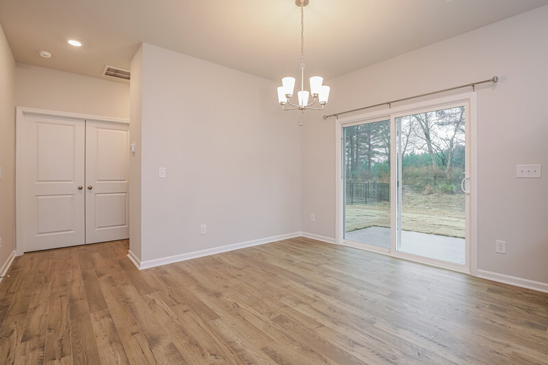 2,255/Mo, 409 Hallingsfield Way Zebulon, NC 27597 Dining Room View