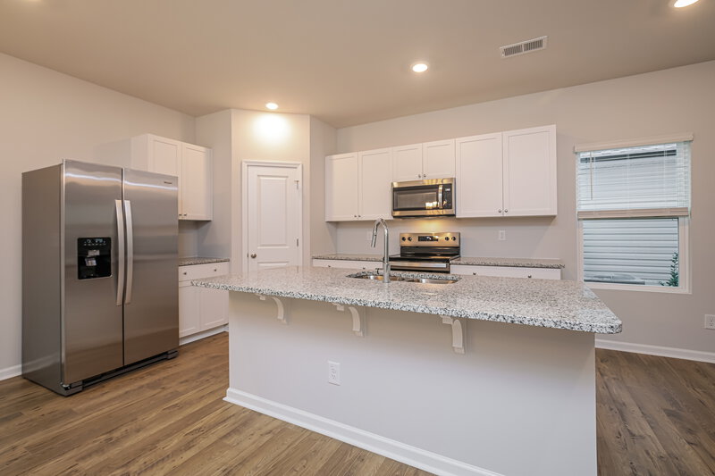 2,255/Mo, 409 Hallingsfield Way Zebulon, NC 27597 Kitchen View