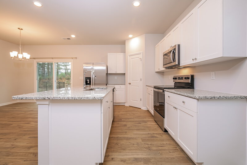 2,255/Mo, 409 Hallingsfield Way Zebulon, NC 27597 Kitchen View 2