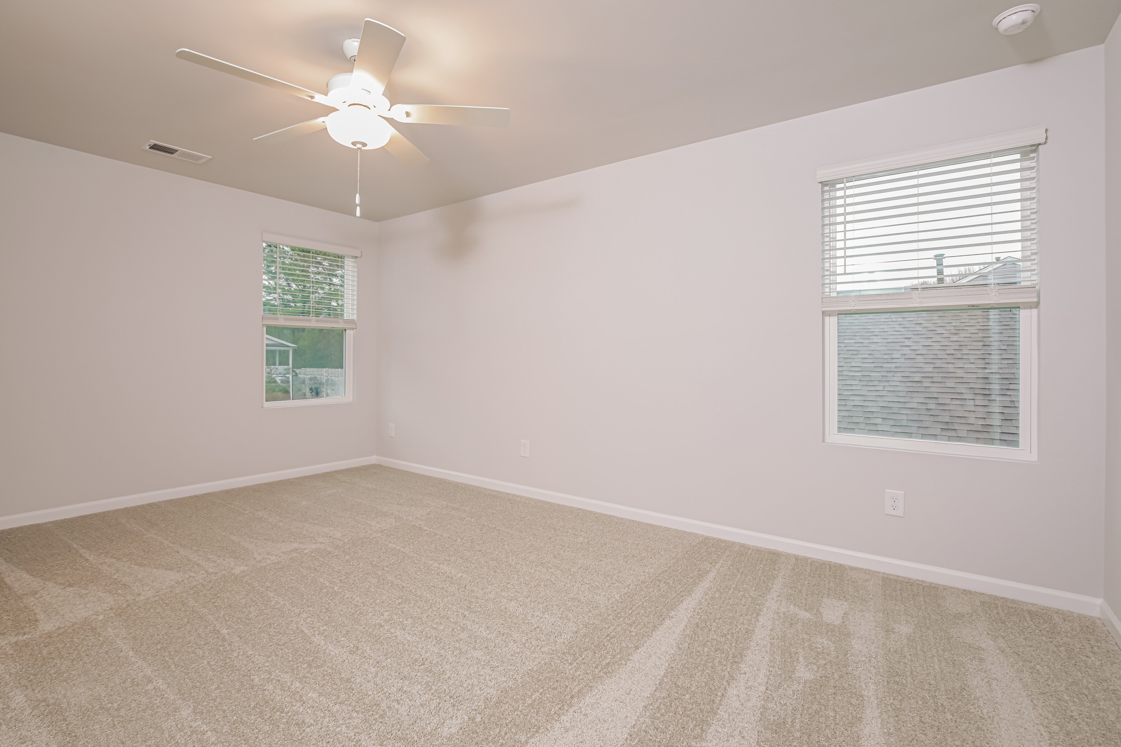 2,255/Mo, 409 Hallingsfield Way Zebulon, NC 27597 Main Bedroom View