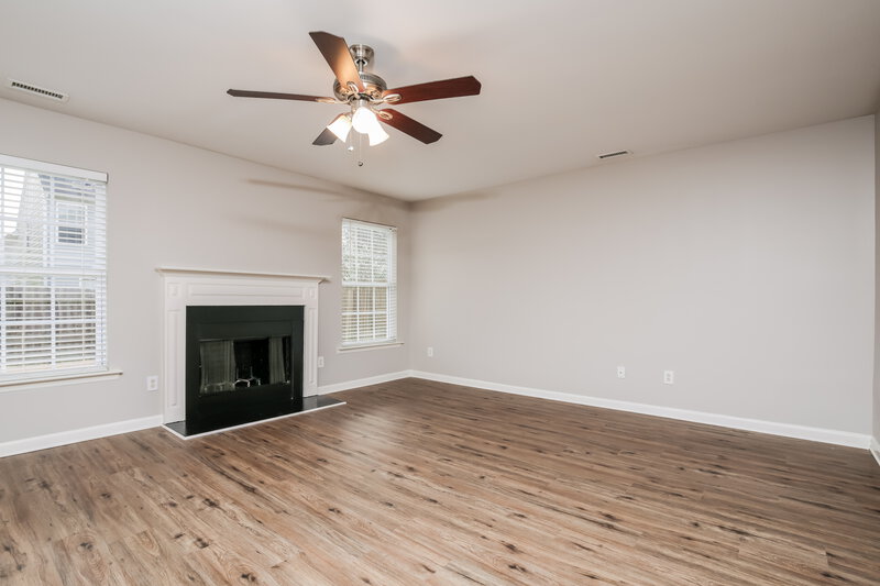 1,815/Mo, 1613 Brown Owl Dr Raleigh, NC 27610 Living Room View