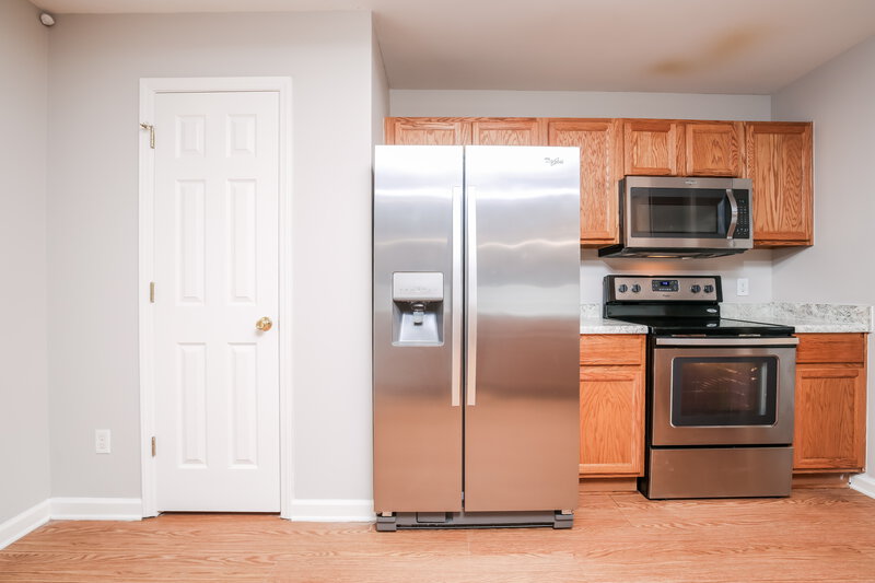 1,815/Mo, 1613 Brown Owl Dr Raleigh, NC 27610 Kitchen View 2