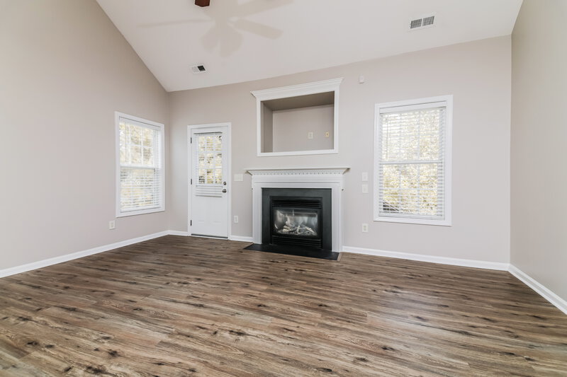 2,140/Mo, 121 Reno Ave Garner, NC 27529 Living Room View 2