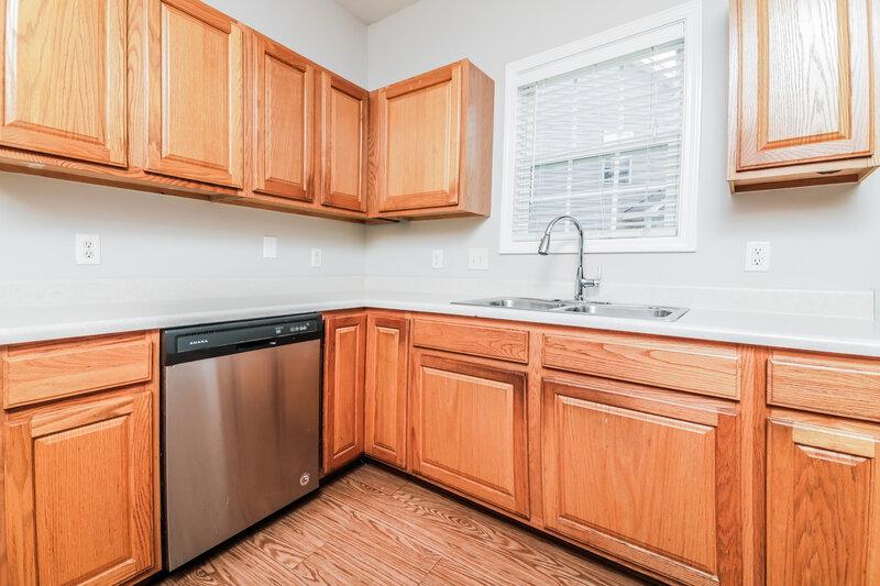 2,140/Mo, 121 Reno Ave Garner, NC 27529 Kitchen View 2
