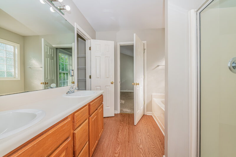 1,695/Mo, 616 Groveton Trl Wake Forest, NC 27587 Main Bathroom View 2