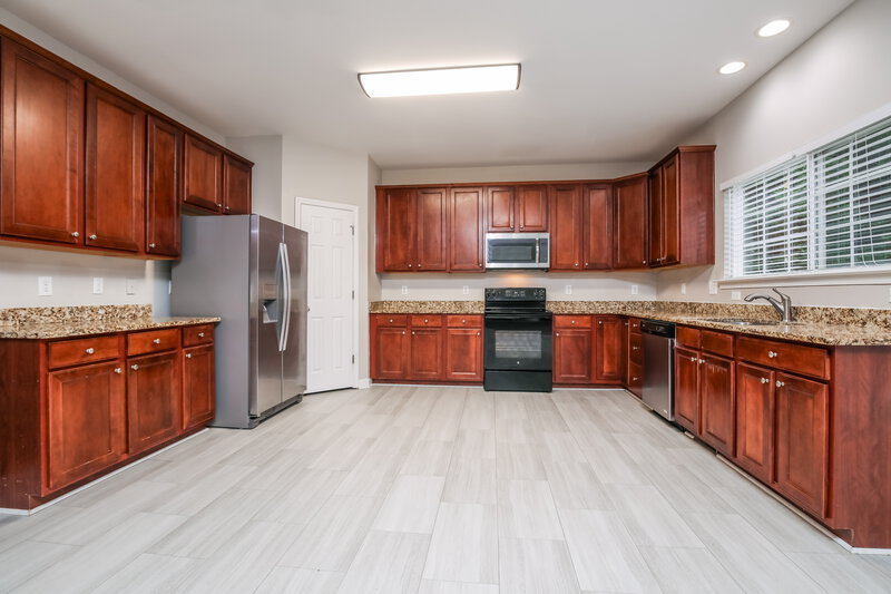 2,140/Mo, 5324 Sapphire Springs Dr Knightdale, NC 27545 Kitchen View