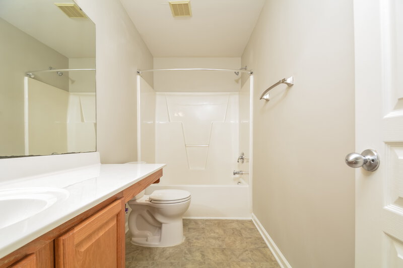 3,060/Mo, 295 Stobhill Ln Holly Springs, NC 27540 Bathroom View