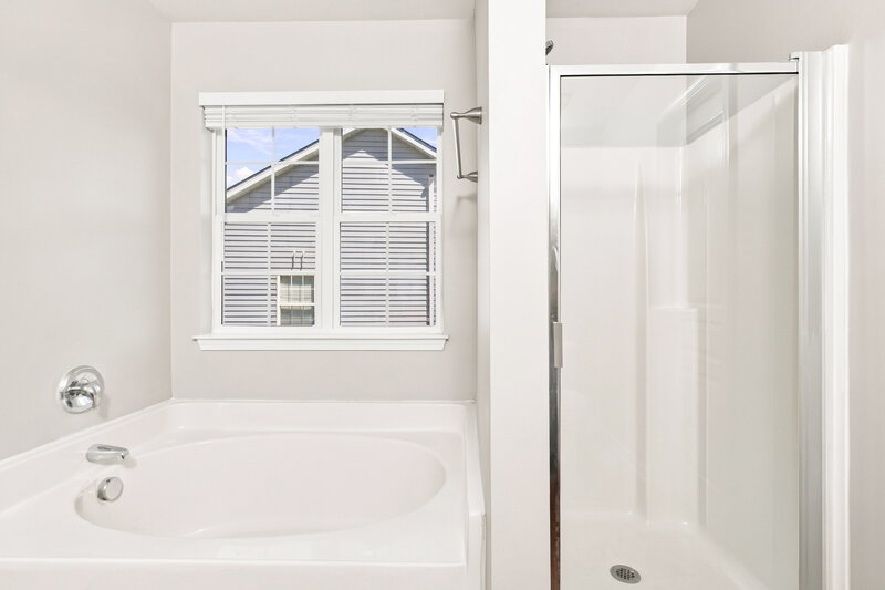 2,380/Mo, 306 Hope Valley Rd Knightdale, NC 27545 Primary Bathroom View 2