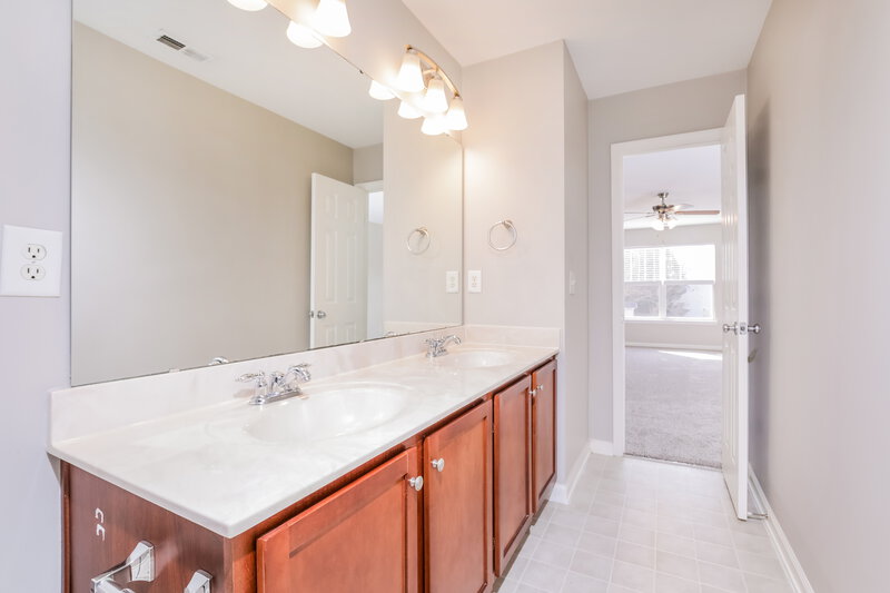 2,080/Mo, 4225 Hopper St Raleigh, NC 27616 Main Bathroom View 2