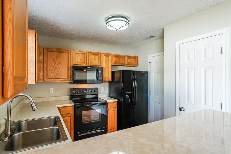 1,740/Mo, 7330 Great Laurel Dr Raleigh, NC 27616 Kitchen View 2