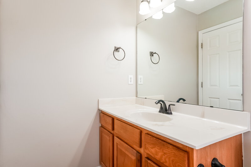 1,740/Mo, 7330 Great Laurel Dr Raleigh, NC 27616 Bathroom View