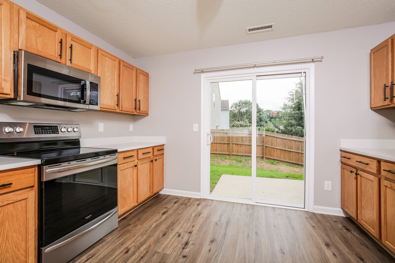 2,035/Mo, 21 Buckleigh Dr Clayton, NC 27527 Kitchen View 2